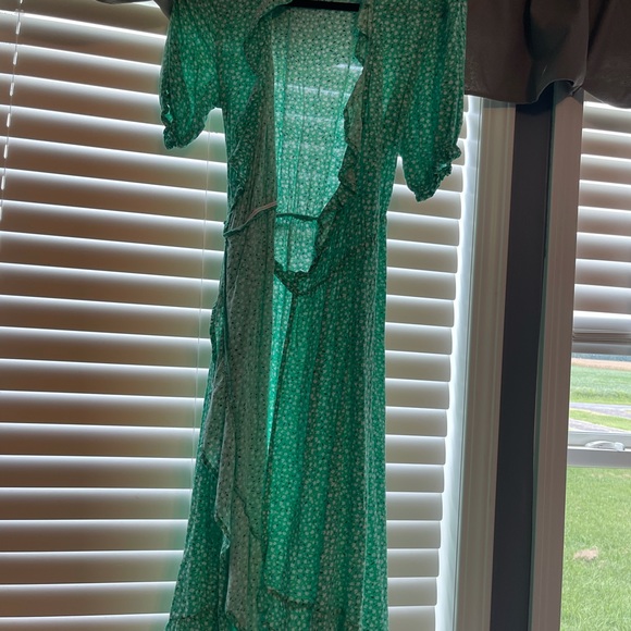 Old Navy Ruffle Tie Dress - Picture 2 of 4